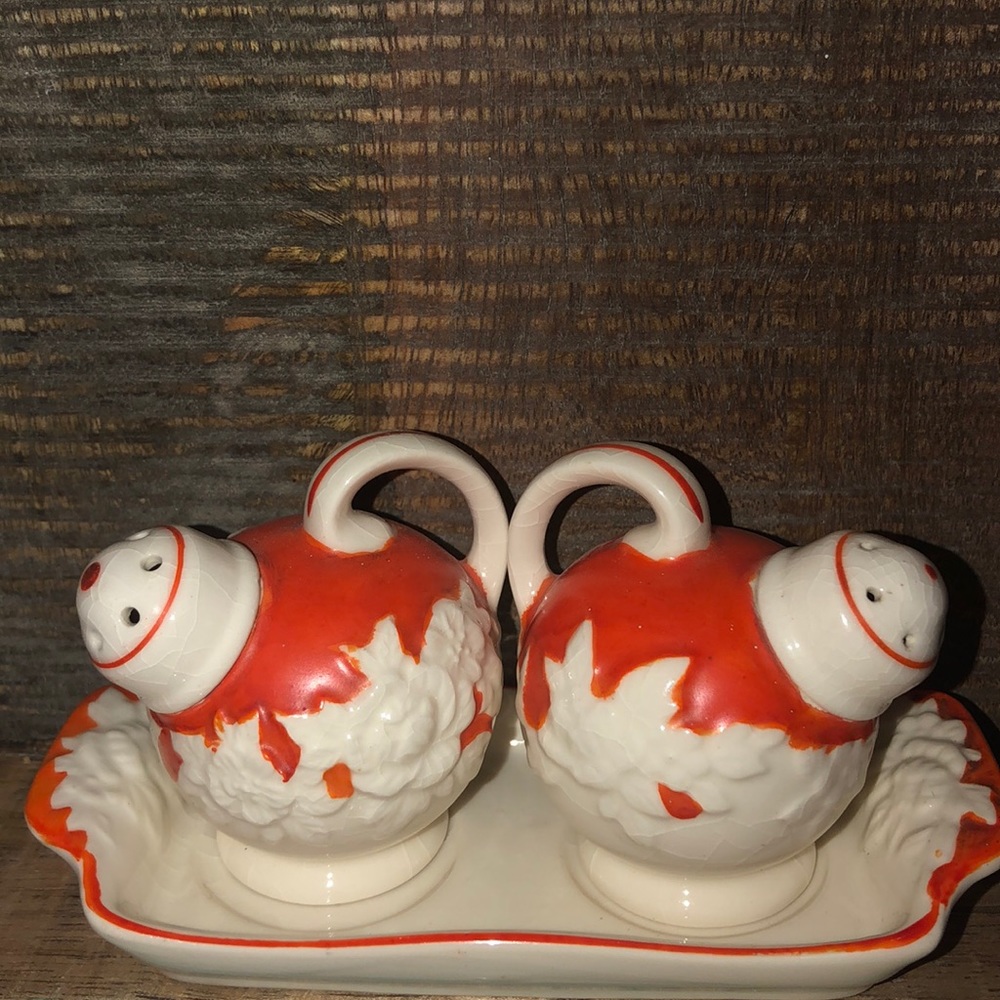 Hand painted ceramic salt& pepper shakers